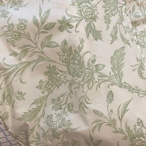 Laura Ashley Pillow Shams (2) 24” x 22” VGC